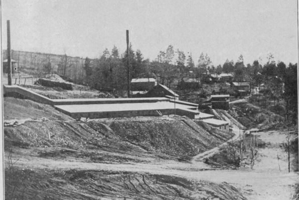 floydarsenicmine.jpg
General View of the milling plant and mines of the United States Arsenic Mines Company.  Photo circa. 1905.
