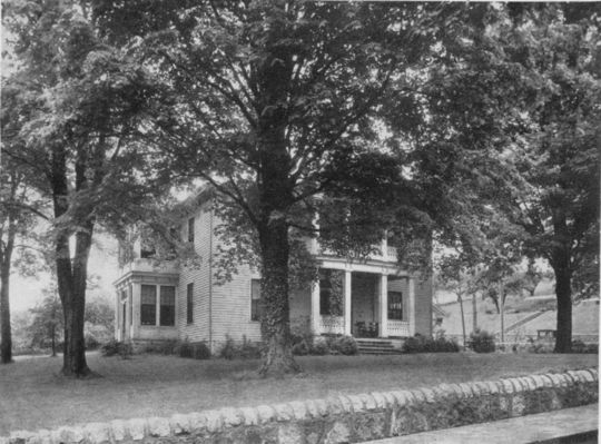 greeverhousetaze.jpg
This is a circa 1935 photo of this house in Tazewell.
