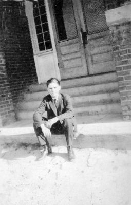 lester7.jpg
This Lester boy is shown here at Glade Spring Elementary School in the 1920s.
