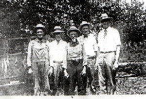Mitchell, Gabriel Family
Take in Iredell County in the 1920s.  Courtesy of David Arnold [email]david-arnold@comcast.net[/email]
