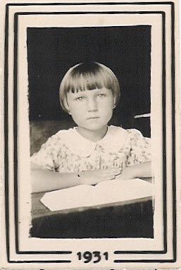 HelenBlevins.jpg
Daughter of Calvin Blevins and Etta Hopkins.  Photo courtesy of John Shumate [email]theshumates@comcast.net[/email]
