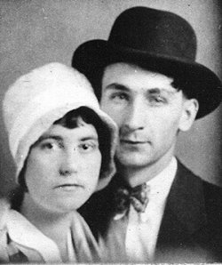Clarence Jackson son of Willis Pippin Jackson and Sally Monroe Canter with his wife Elsie Mae Orfield Canter
