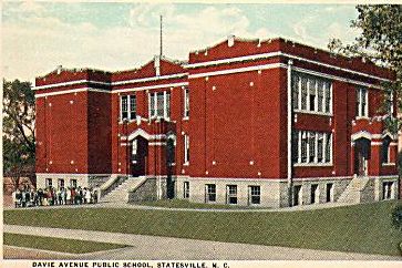 davieaveschool.jpg
This is from a 1923 postcard.
