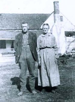 mwlucycole.jpg
Milton Cole was the s/o David Cole and Manerva Parks.  Lucy was the daughter of Arad Roberts and Frances Delp.  Courtesy of Barb Norvell. [email]barbnor2@yahoo.com[/email]

