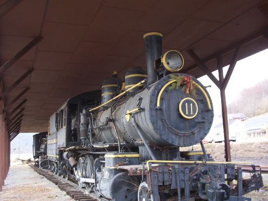 000_0081.jpg
Built in Roanoke, VA in 1892, now on permanent display in downtown Saltville.  Photo by Jeff Weaver, March 1, 2006.
