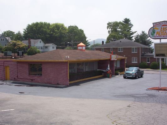 000_0702.JPG
This is the Mexican Restaurant located in downtown Saltville.  Photo by Jeff Weaver, June 2005.

