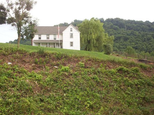 000_0732.JPG
This house was scene of some heavy fighting October 2, 1864 at the 1st Battle of Saltville.  Photo by Jeff Weaver, June 2005.
