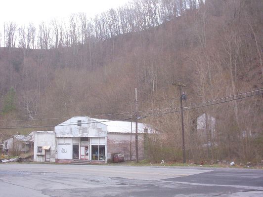 100_1348.jpg
This is a photo of the old Mathieson Alkali Works Company Store at Allison Gap.  The building is now used for a flea market.  Photo by Jeff Weaver, March 26, 2006.
