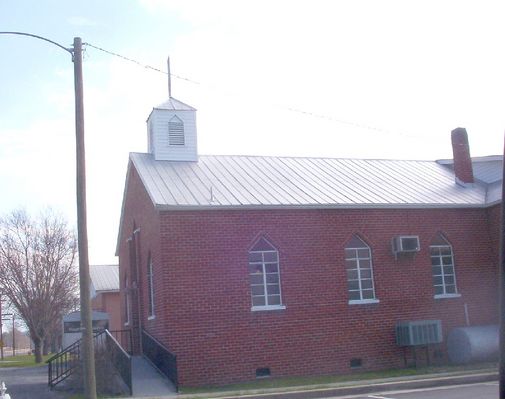 100_1354.jpg
This meeting house is located behind McDonalds.  Photo by Jeff Weaver, March 28, 2006.
