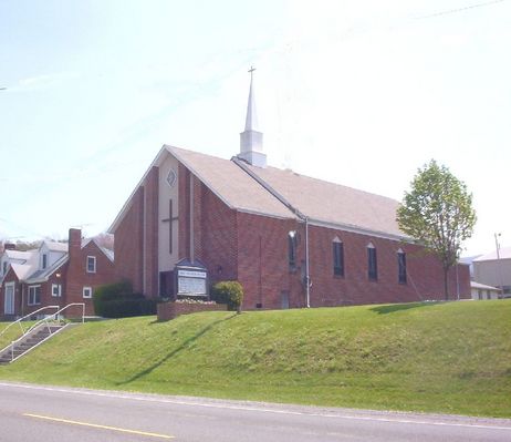 100_1538.jpg
April 14, 2006 by Jeff Weaver.  This is the old building for this church.
