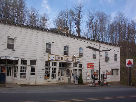 100_1567.jpg
This old country store, still operating, has been a meeting point for Crumpler for decades.  Photo April 16, 2006 by Jeff Weaver
