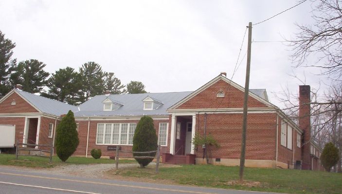 Piney Creek School, Piney Creek
This building is no longer used as a school, and the sign on the front says "New River Artisans."  A new Piney Creek Elementary School is on the opposite side of the road.  Photo April 16, 2006 by Jeff Weaver
