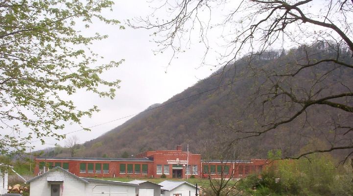100_1610.jpg
Photo April 19, 2006, by Jeff Weaver.  This was also the Allison Gap School and the building was built in 1943.
