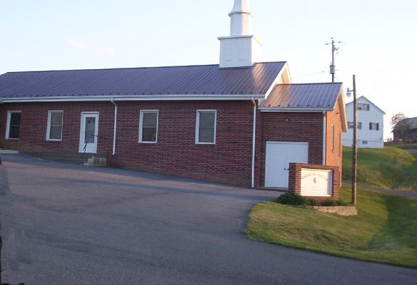 100_1684.jpg
The Chatham Hill First Church of God (Anderson, Indiana) is shown in this photo, taken April 23, 2006 by Jeff Weaver.
