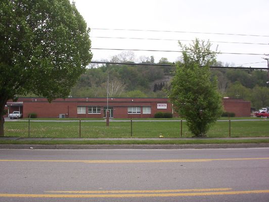 100_1704.jpg
One of the businesses in Chilhowie, VA.  Photo April 26, 2006 by Jeff Weaver.
