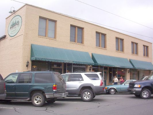100_1780.jpg
This building is the former home of Ray Hardware.  Photo October 20, 2006 by Jeff Weaver.
