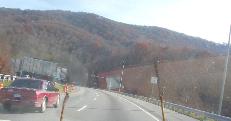 100_1864.jpg
Approching the tunnel in the southbound lane of I-77.  Photo November 4, 2006 by Jeff Weaver.
