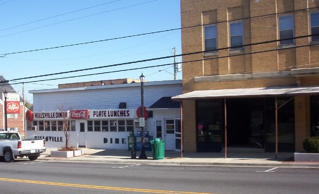 Hillsville Diner
Photo December 6, 2006 by Jeff Weaver.
