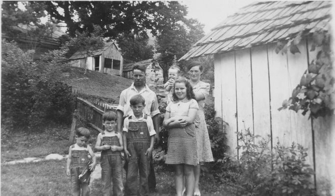 182.jpg
With Children.
