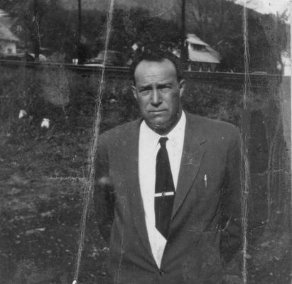 225.jpg
Rev. Paul Jones Phipps, son of Benjamin Franklin Phipps and Cora Lee Richardson.
