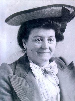 Davis, Cora Ann Seagraves
This 1907 photo shows Cora Ann Seagraves, at age 35, wife of John Franklin Davis, shortly before she moved to Walla Walla, WA.    Cora Ann (Seagraves) Davis Born 27 Oct 1872, Grassy Creek, Ashe Co., North Carolina, is the daughter of Lewin Talbot Seagravs Born 25 Dec 1847, Wilkes Co., North Carolina and Jane (McClure) Seagraves Born 1839, Ashe Co., North Carolina.  Courtesy of Vale Duane Davis [email]vdavis@ix.netcom.com[/email]
