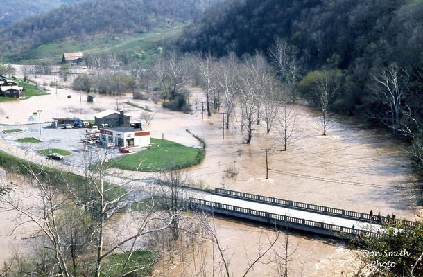 FLOODBENBONNIE182.jpg
This photo from Don Smith ([email]dsmith1043@comcast.net[/email]) shows the North Fork of Holston River at Highway 91 in Saltville in flood stage.  This is the Exxon Station and Buck's Drive-In Area.  Thanks Don.
