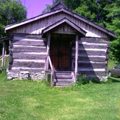 Dickinsonville - Glade Hollow Primitive Baptist Church
Photo 2006, courtesy of Blaine Owens.
