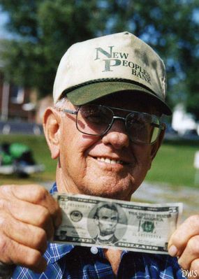 Snapp, Jim
JIM SNAPP (1931-2005) OF SNAPP SIDING LANE, WASHINGTON COUNTY, VA.  Courtesy of Don Smith [email]dsmith1043@comcast.net[/email]

 
 
