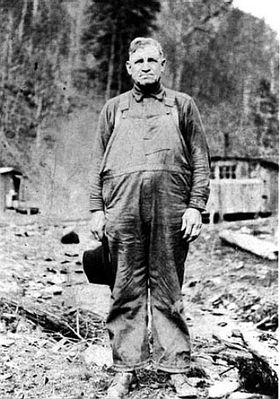 Hash, James Alexander
This photo is James Alexander Hash b. 10-20-1868 d. 11-24-1948, often called "Alex", the father of Edgar Jackson Hash.  Edgar's mother was Artisia Andersen who passed away and James Alexander married Gincy/Jincy Dalton and had several more children.  I have a photo of Edgar and his three brothers - the four sons of Artisia Andersen.  In one of the Memories of Grayson books is a picture of Sophronia (Frona) Hash Anderson and she is the sister of James Alexander Hash.  James Alexander Hash is the son of Enoch Hash & Olive Halsey Hash.  From the Howard Hash Collection, courtesy of Brenda Hash Eugenio [email]cherokee9550@verizon.net[/email]

