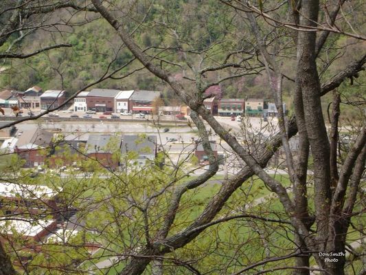 LOVER_SLEAPANDNEAROVERLOOKAPRIL152006051.jpg
This view of downtown Saltville was taken April 15, 2006 from Lover's Leap.  Photo by Don Smith [email]dsmith1043@comcast.net[/email]
