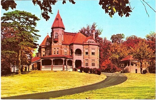 Longwood.jpg
Longwood    This Victorian Mansion built by Thomas Henry Cooper Cicra 1904.  Destroyed by fire Nov. 19, 1968.  Couresy of Robert Weaver [email]leeann18@msn.com[/email]
