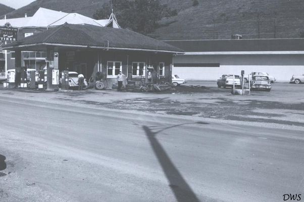 MATHIESONSERVICESTATION1962001.jpg
THE MATHIESON SERVICE STATION WAS BUILT IN 1922. IT STOOD ON WHAT IS NOW THE RITE AID PROPERTY. IN AUGUST OF 1962 THEY RAZED IT. IN THE PICTURE YOU CAN SEE WHERE SOME OF THE TILE ROOFING HAS BEEN REMOVED. THE STATION LASTED 40 YEARS.
 
Courtesy of DON SMITH [email]dsmith1043@comcast.net[/email]

