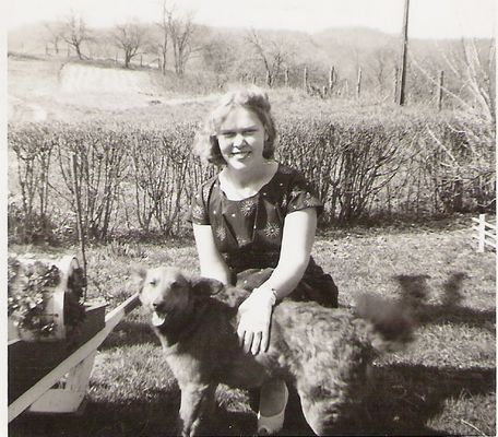 MaryRutherfordwithherdog.jpg
Courtesy of Bobbi [email]huskypup@bellsouth.net[/email]
