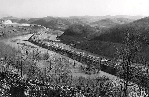 Saltville- Last Muck Dam
This 1963 photo shows the last muck dam operated by Olin Corporation.  courtesy of Don Smith[email]dsmith1043@comcast.net[/email]
