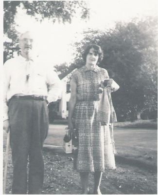 Billings, Parl Bower and Virginia Vannoy Billings
Parl Bower Billings (Son of William H Billings) 1892-1975 Alleghany County Virginia Vannoy Billings (Daughter of Larry Stokes Vannoy and Nelia Osborne) 1902-1997 Ashe County.  Courtesy of Steve Billings [email]sjbillings1@earthlink.net[/email]
