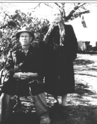 RjBlevins.jpg
Eva was Solomon and Tobitha Ham Perry's youngest daughter.  Courtesy of Mary Ann Talbott.  [email]matalbott@seidata.com[/email]
