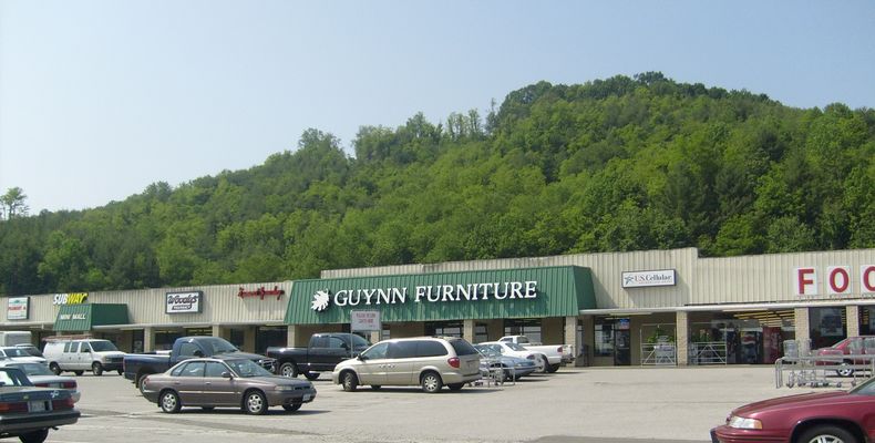 Independence - Guynn Shopping Center
Photo May 30, 2007 by Jeff Weaver.
