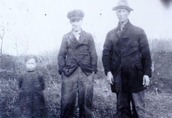 Sarah_Mae_Parks,_Henry_Levi_Parks_&_William_Kendrick_Parks.jpg
This one is of my grandmother Anderson as a child, with her brother Henry Levi, who died as a teen in an accident where he fell from a tree, I believe. They're with their father, William Kendrick Parks.
Courtesy of Chrissie A. Peters.

