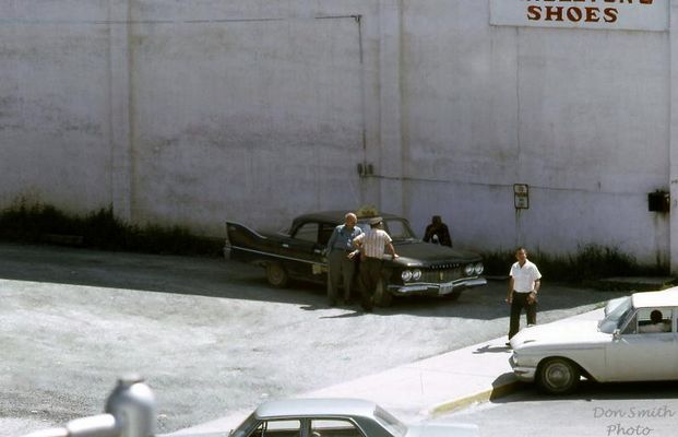 Sheppard, Sweeney
SWEENEY SHEPPARD AND HIS BLACK 1960 PLYMOUTH SAVOY TAXI  /  SALTVILLE, VA.  /  SEPTEMBER 1967.  Courtesy of Don Smith [email]dsmith1043@comcast.net[/email]

 
