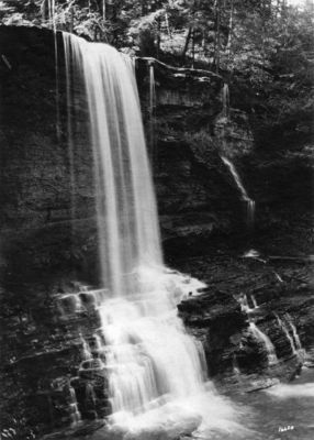 bengefalls.jpg
From an early 20th century photograph
