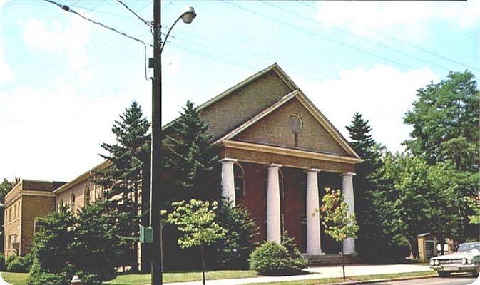 boone1baptist.jpg
This chrome era postcard dates from the 1960s.  [url=http://www.boonefirstbaptist.org/]First Baptist Church of Boone's website[/url]

