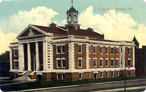 bristolcityhall~0.jpg
This is from a 1910-20 era postcard
