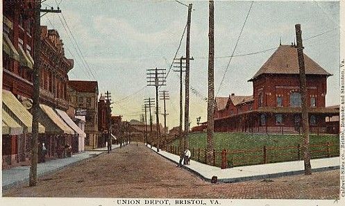 bristolrrsta1906.jpg
This postcard of the train depot in Bristol was made in 1906.

