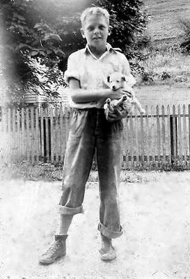 bryantaj.jpg
J. D. BRYANT AND HIS DOG / EAST MAIN STREET / SALTVILLE, VA. / AUGUST 19, 1939.  Courtesy of Don Smith [email]dsmith1043@comcast.net[/email]

 
