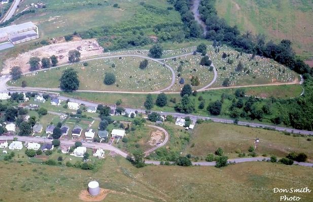 buckeyest71975.jpg
BUCKEYE STREET / EAST MAIN / ELIZABETH CEMETERY / SALTVILLE, VA. / JULY 1973.  Courtesy of Don Smith  [email]dsmith1043@comcast.net[/email]

 
