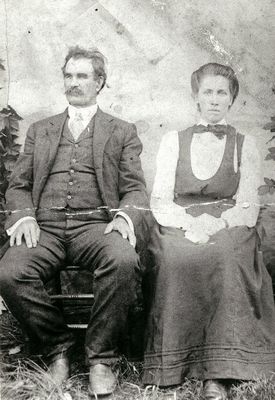 darnellsylmillie.jpg
This is Sylvester and Millie Brooks Darnell.  This photo courtesy of Mary Ann Talbott.
