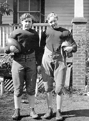 Davis, Alice and Lena Smith
ALICE DAVIS AND LENA SMITH / 604 EAST MAIN / SALTVILLE, VA. / CIRCA 1935.  Courtesy of don Smith [email]dsmith1043@comcast.net[/email]
