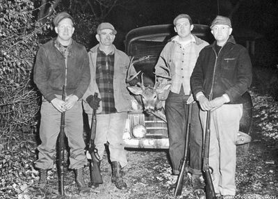 Saltville - Deer Hunt
FROM LEFT  -  JUNIOR  MITCHELL,   WALTER  SWORD,   W. T. DEER,   SYLVESTER  CRABTREE,   GUY  CLEAR.  Courtesy of Don Smith pemail[dsmith1043@comcast.net[/email]
