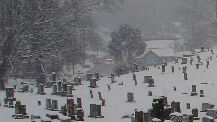 Saltvolle - Elizabeth Cemetery
LIGHTS  /  ELIZABETH CEMETERY  /  SALTVILLE, VA.  /  FEB. 11, 2006.  Courtesuy of Don Smit [email]dsmith@comcast.net[/email][

 
 
