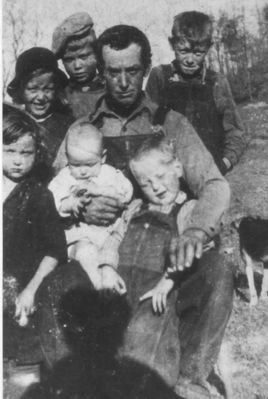 farmerluther1.jpg
This is a photo of Luther Farmer and his children from the 1930s.
